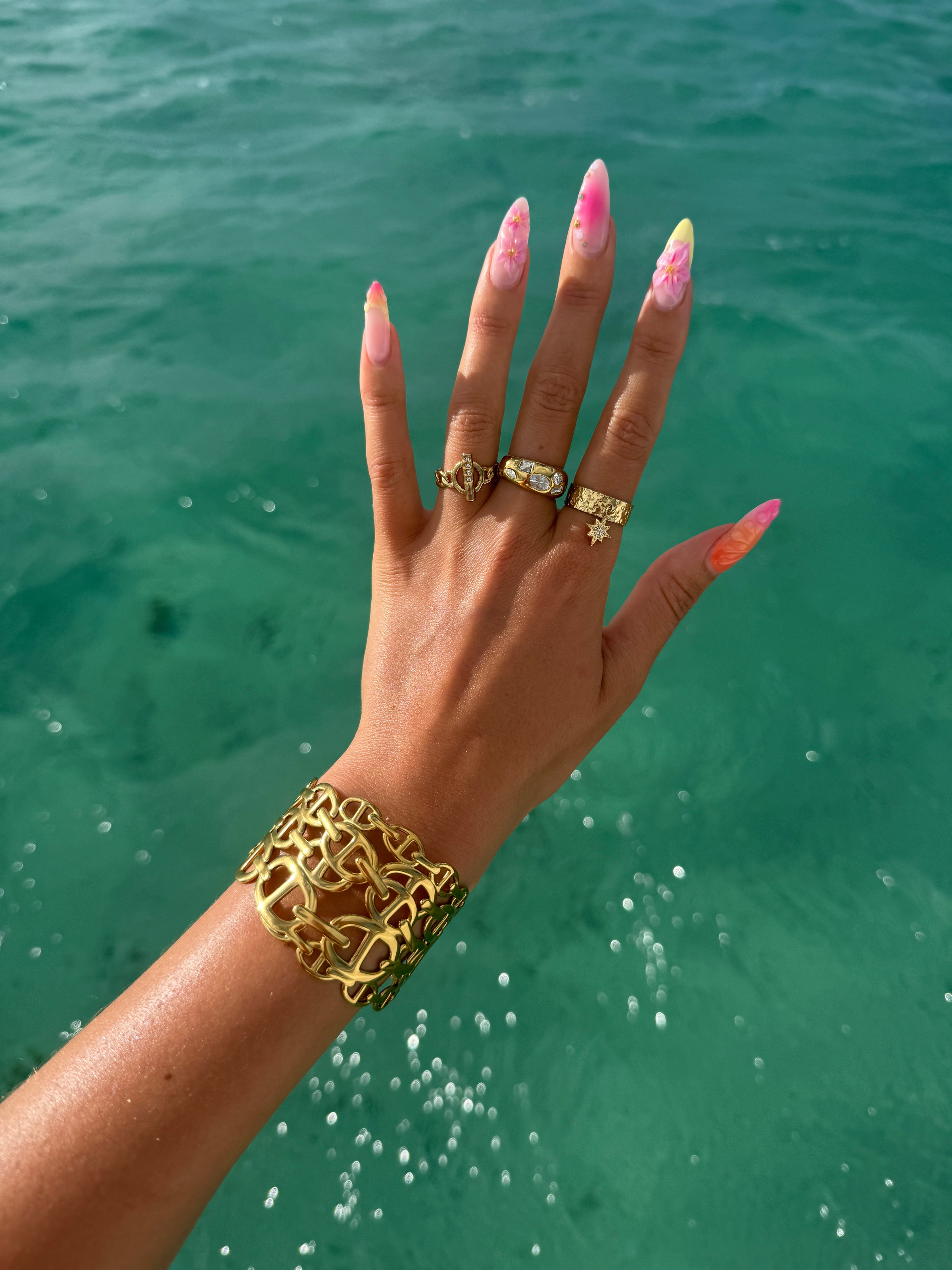 BAGUE LEENA