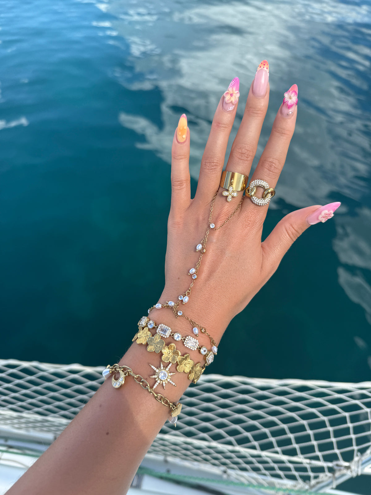 CHAINE DE MAIN COQUILLAGE